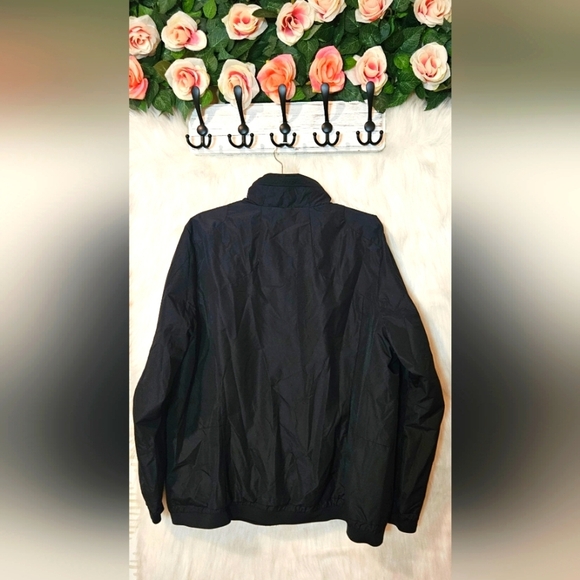 Stormtech Women's Clipper Shell (NWOT) - Picture 3 of 9